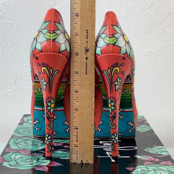 Taylor says Skully Stiletto Platform Heels size 7 NWT - Picture 13 of 16